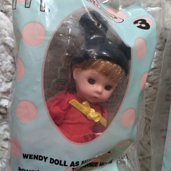 3 madame Alexander, McDonald's dolls. 2 Wendy dolls as Minnie, 1 Mickey - Picture 11 of 12